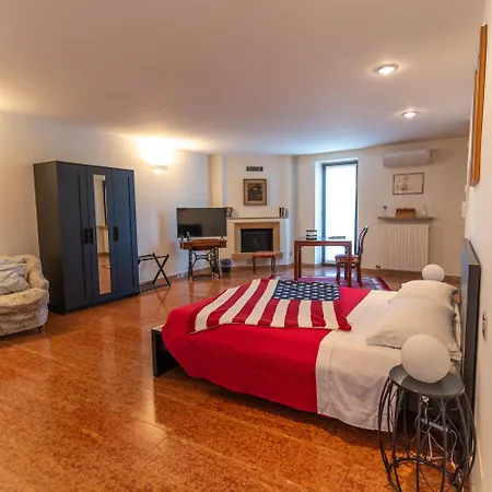 A Casa Di Tom Bed & Breakfast