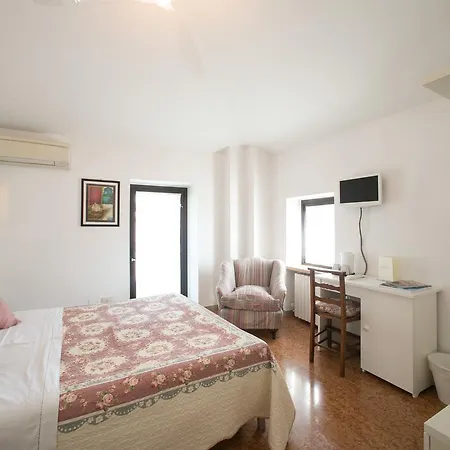 A Casa Di Tom Bed & Breakfast *