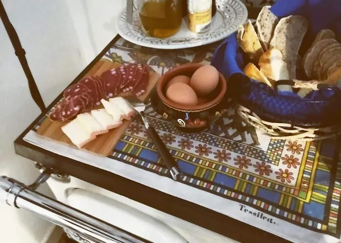 A Casa Di Tom לינה וארוחת בוקר 4*